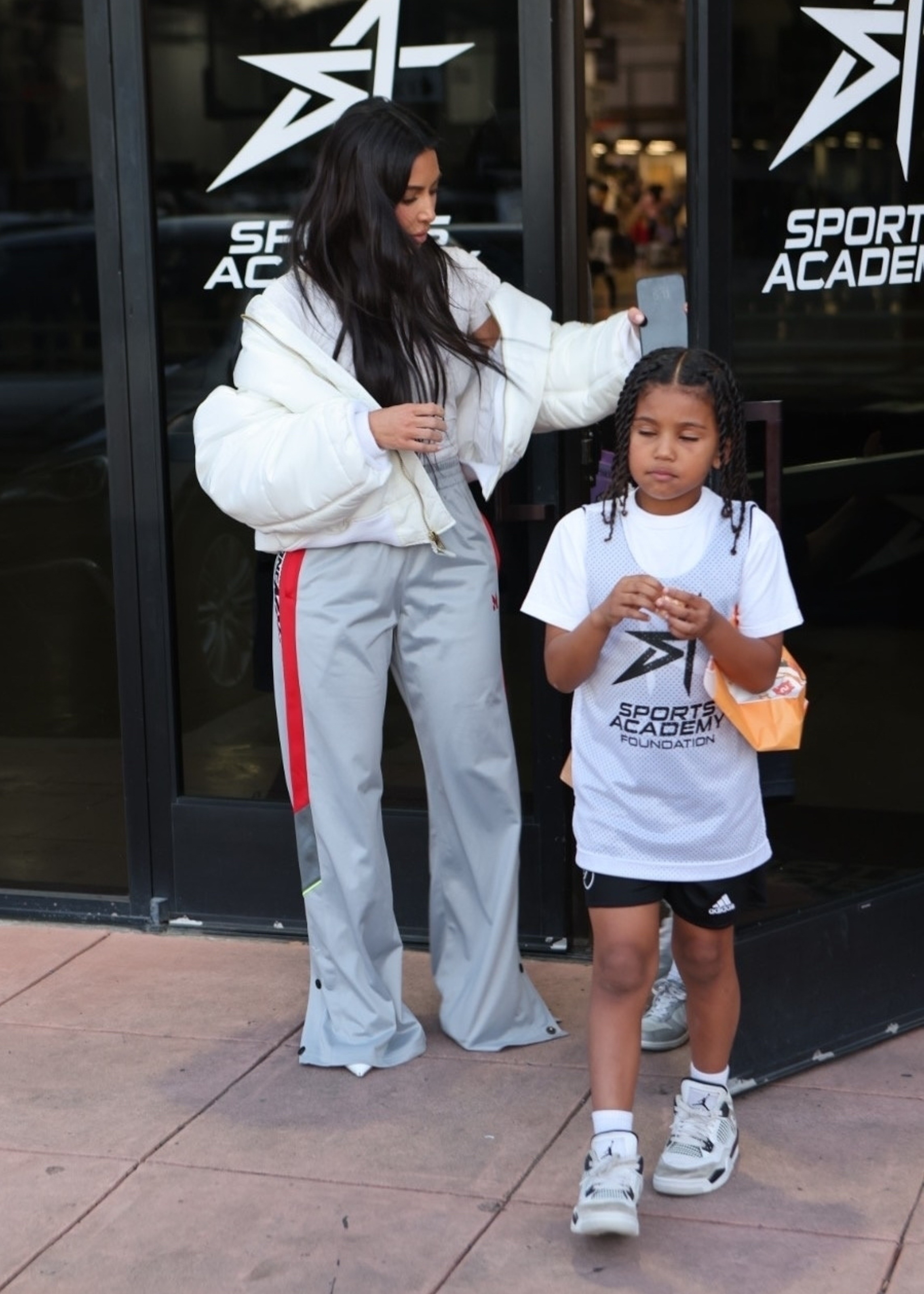 Access_Kardashian_09.jpg