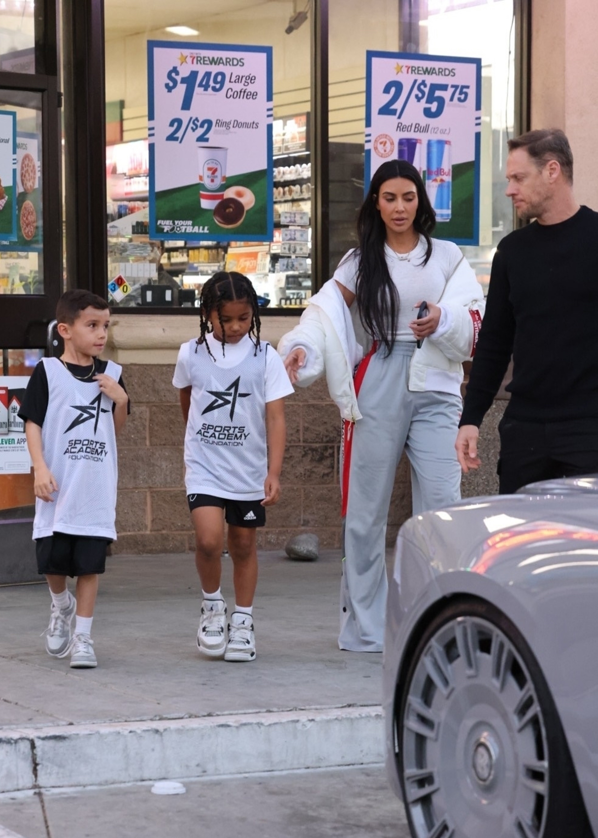 Access_Kardashian_03.jpg