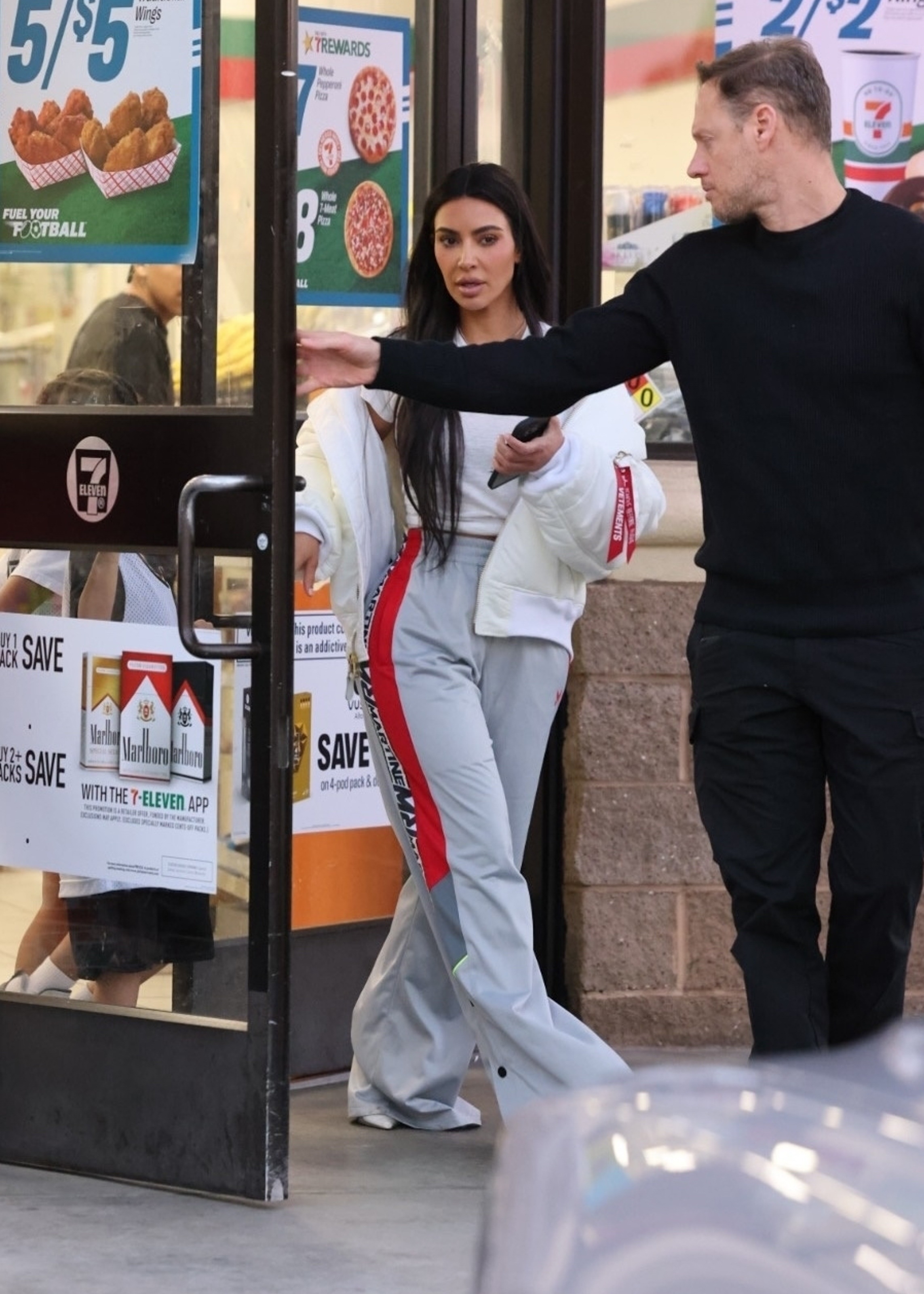 Access_Kardashian_05.jpg