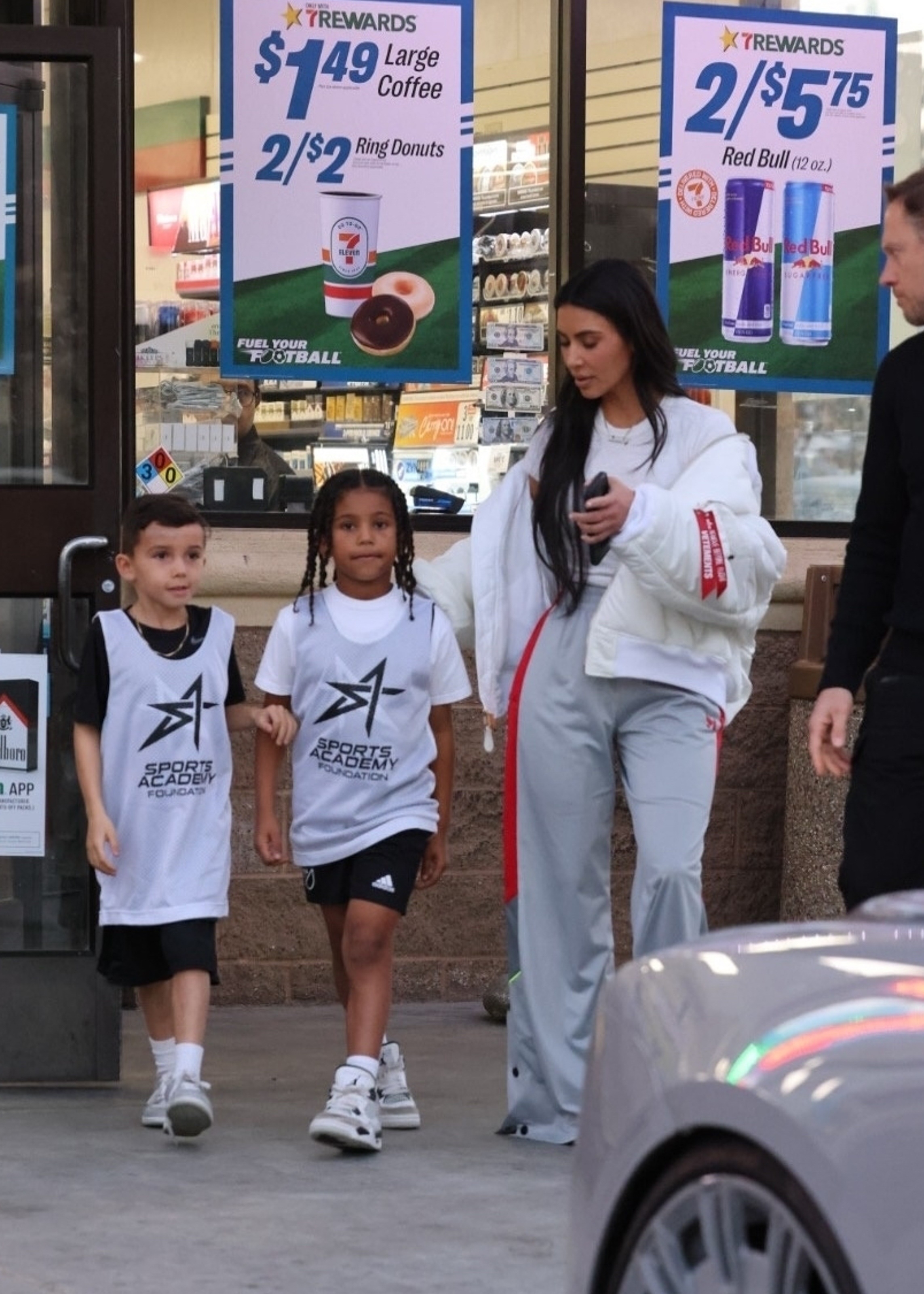 Access_Kardashian_07.jpg