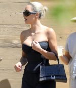 Access_Kardashian_07.jpg