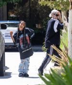 Access_Kardashian_02.jpg