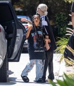 Access_Kardashian_04.jpg