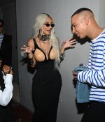 Access_Kardashian_03.jpg