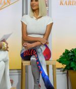 Access_Kardashian_02.jpg