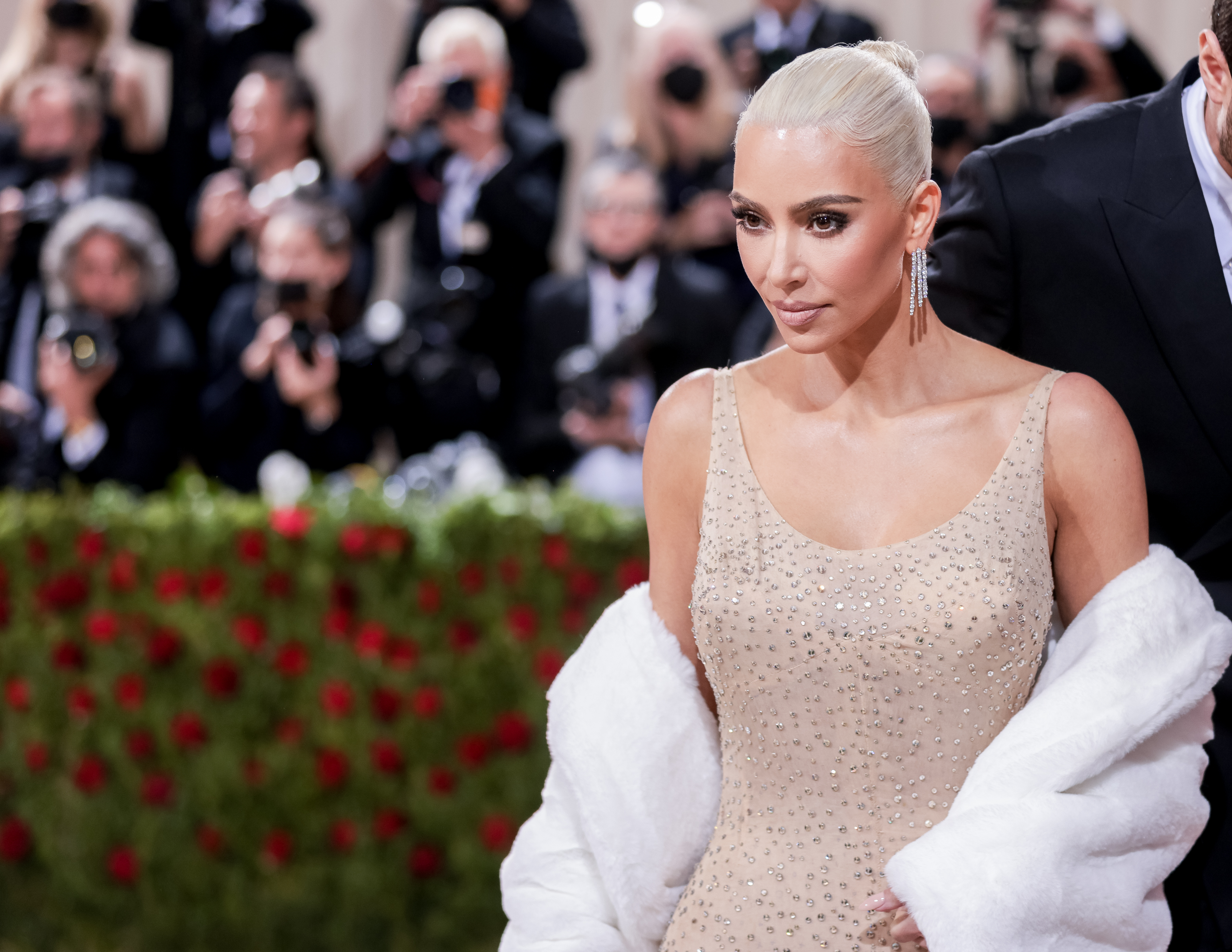 Access_Kardashian_05.jpg