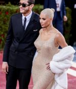 Access_Kardashian_03.jpg