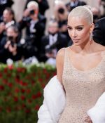 Access_Kardashian_05.jpg