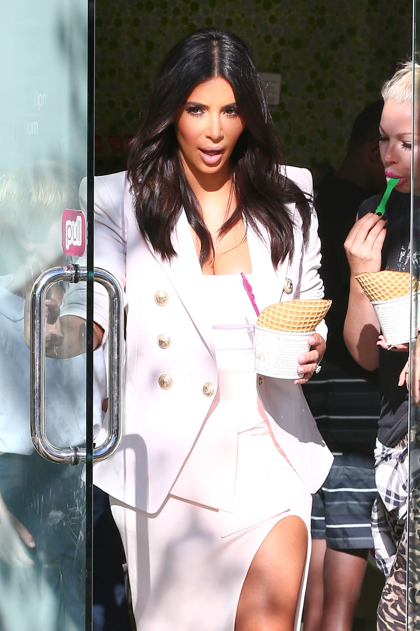 Access_Kardashian_02.jpg
