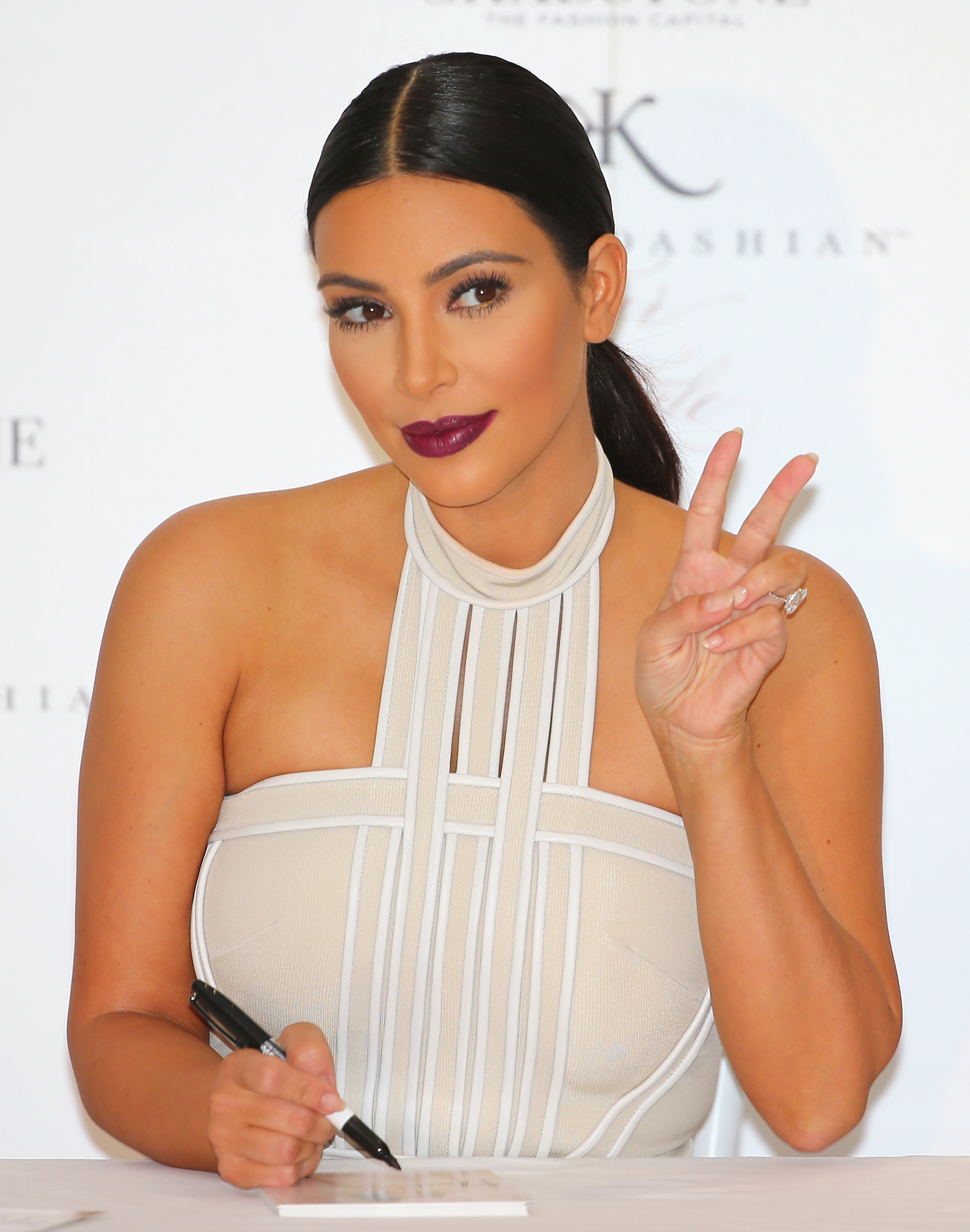 Access_Kardashian_01.jpg