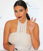 Access_Kardashian_01.jpg