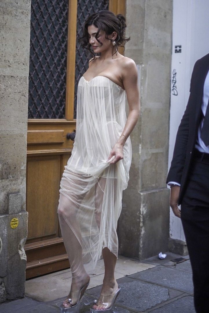 Access_Kardashian_003~0.JPG