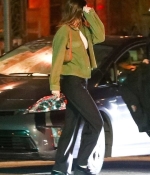 Access_Kardashian_001.jpg