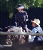 Access_Kardashian_004.jpg