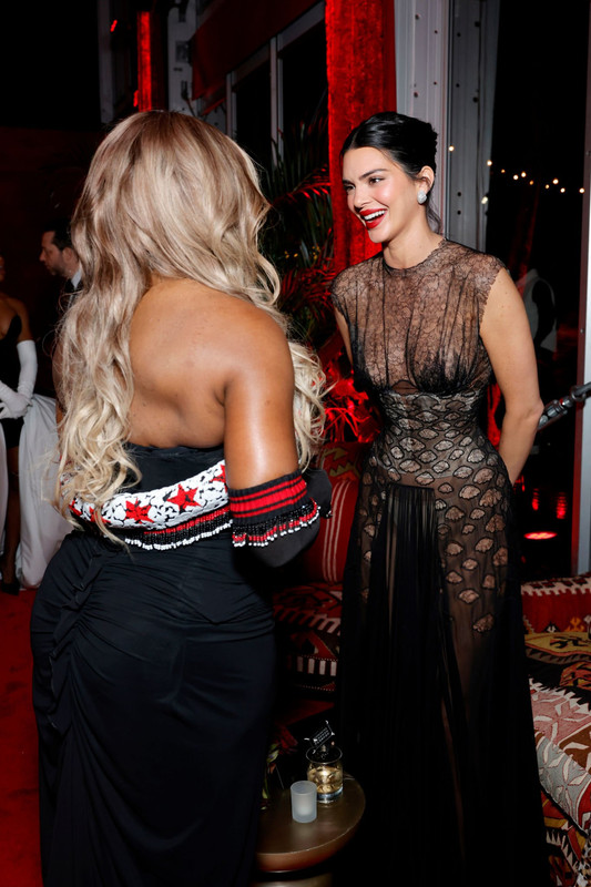Access_Kardashian_05.jpg