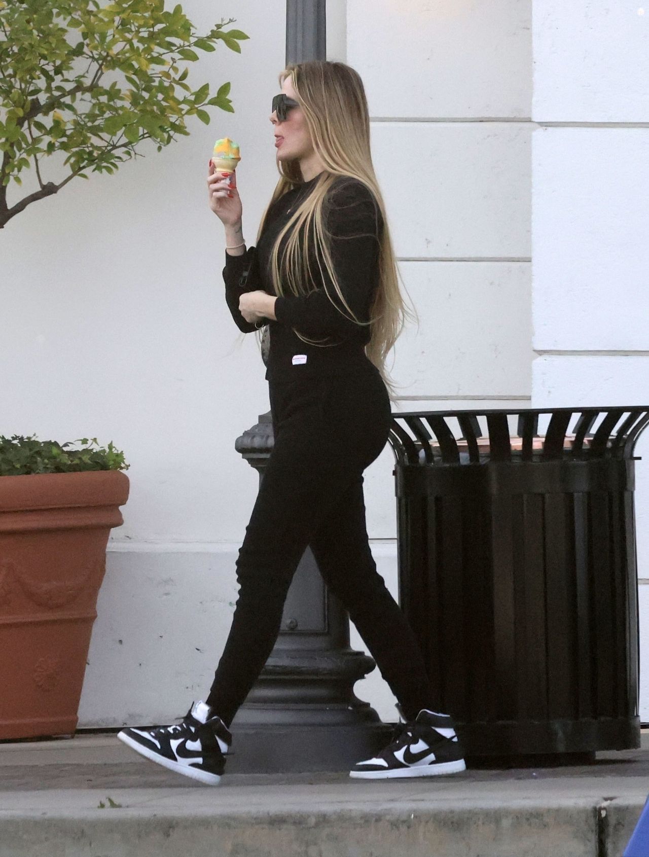 Access_Kardashian_03.jpg