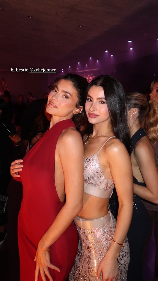 Access_Kardashian_08.jpg