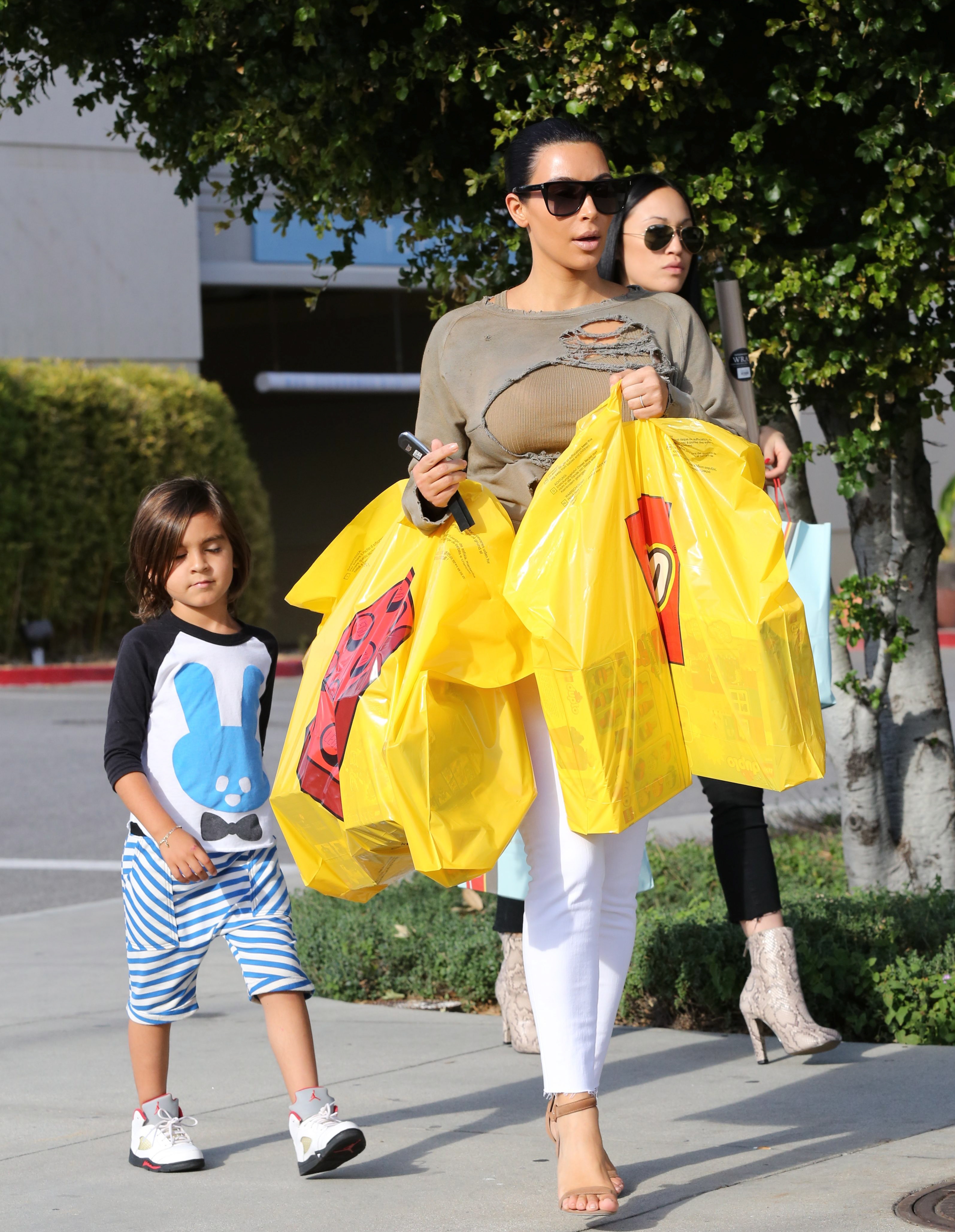 Access_Kardashian_06.jpg