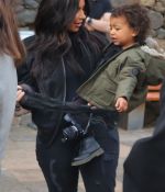 Access_Kardashian_03.jpg