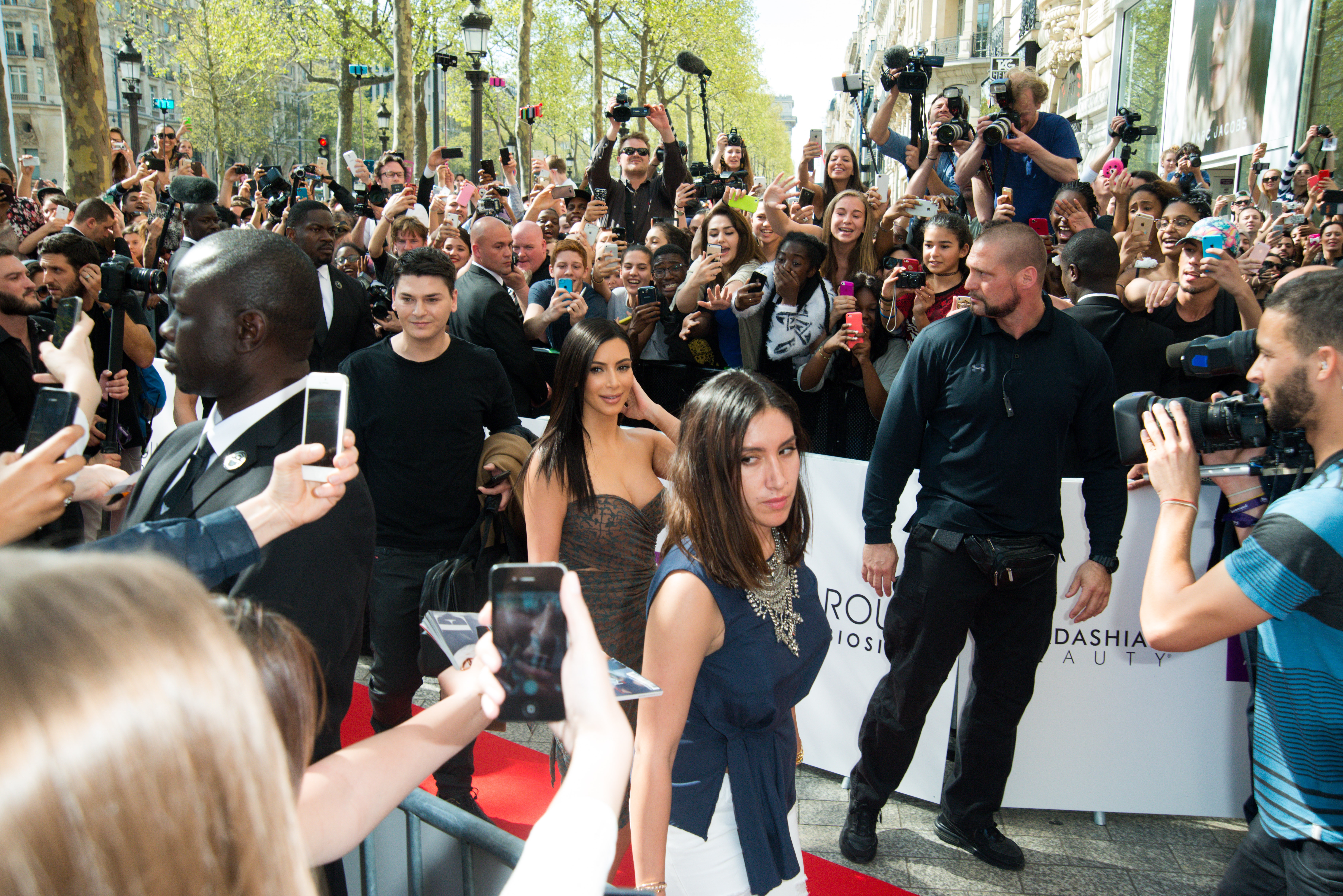 Access_Kardashian_02.jpg