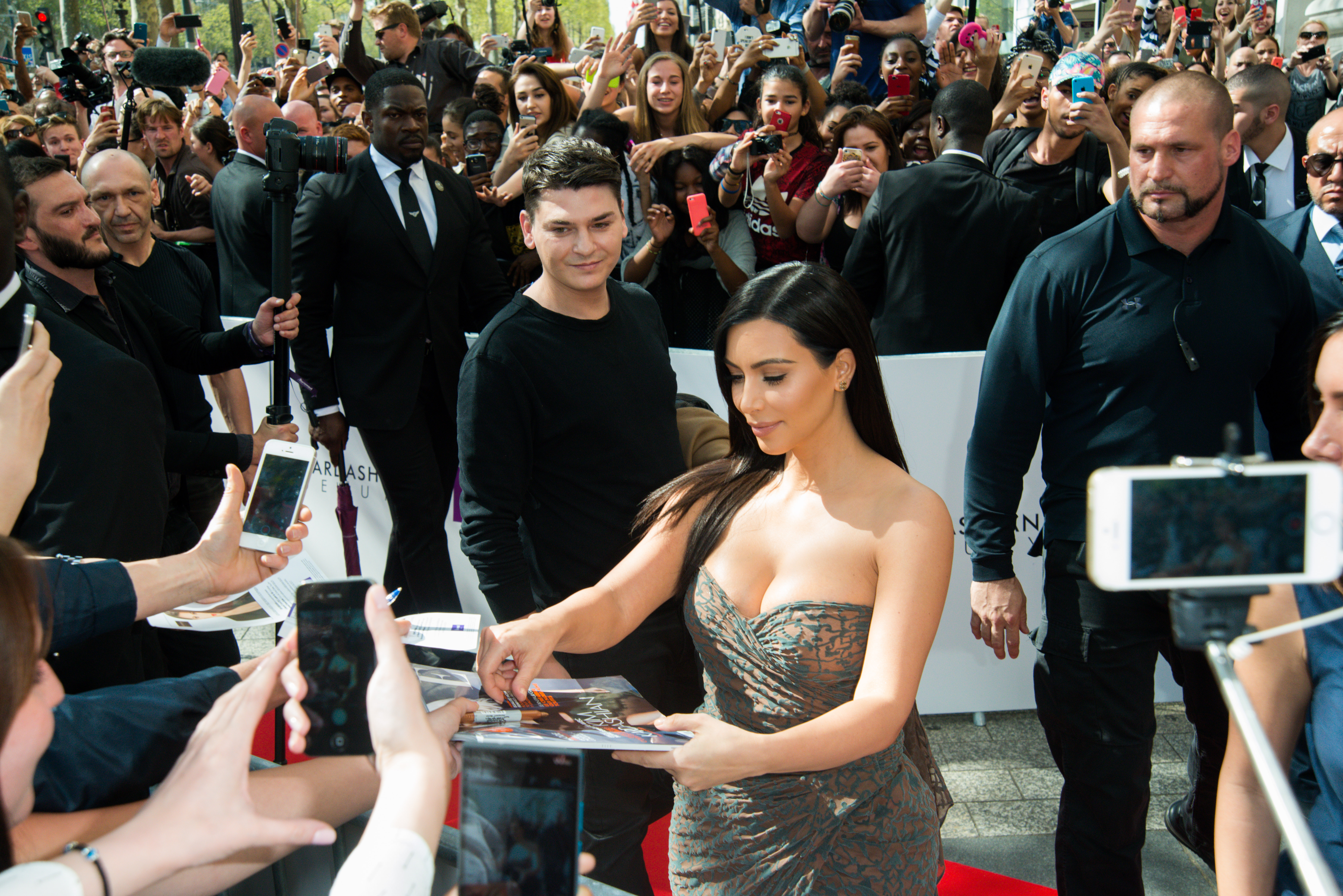 Access_Kardashian_06.jpg