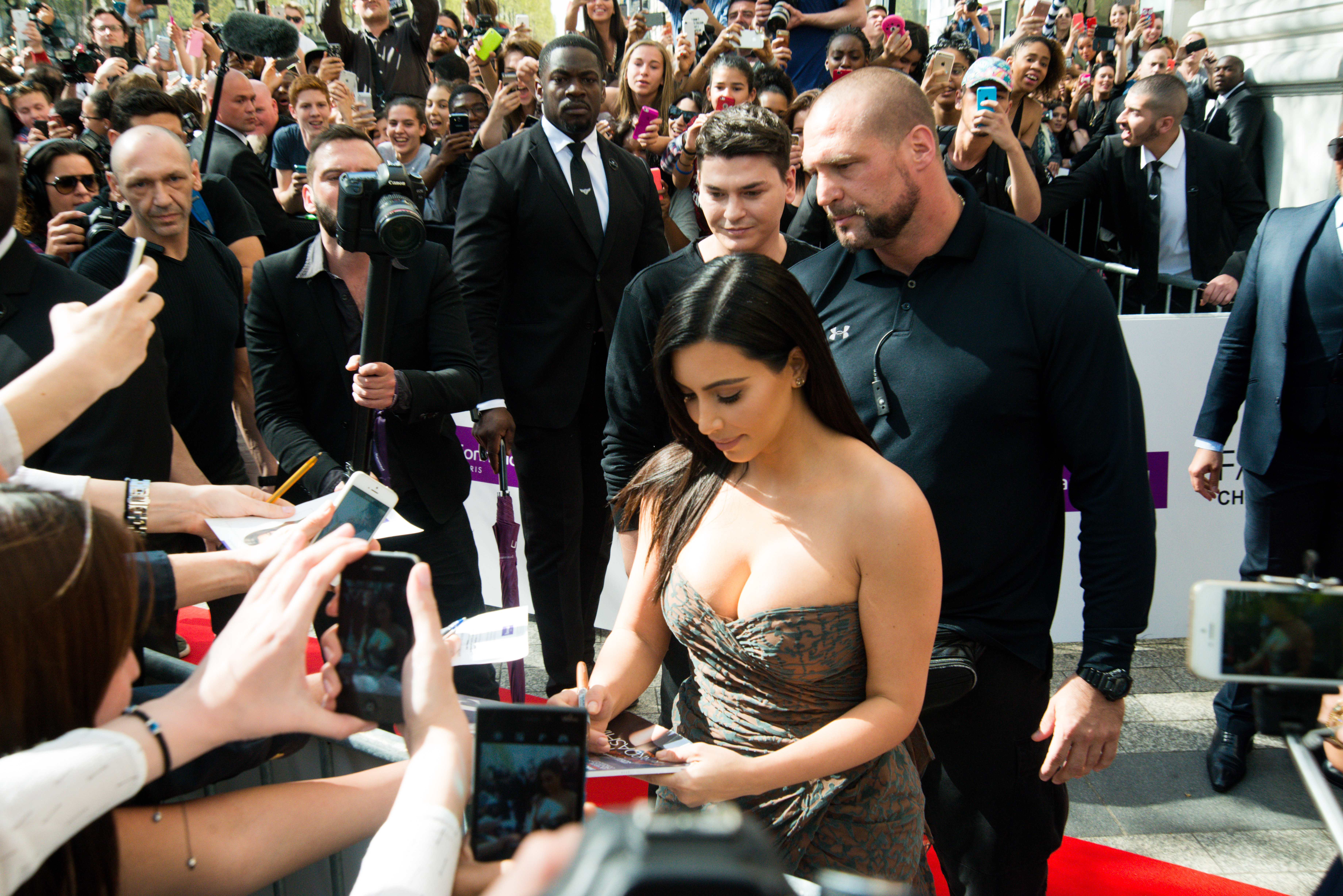 Access_Kardashian_08.jpg