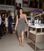 Access_Kardashian_04.jpg