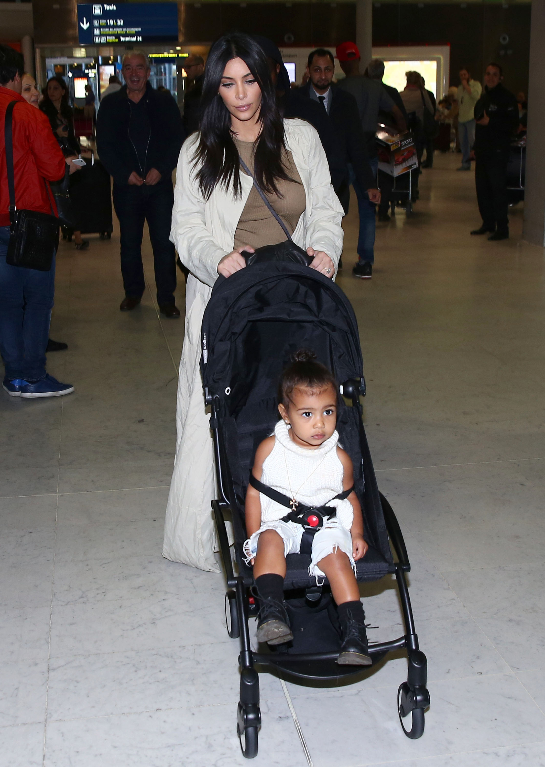 Access_Kardashian_02.jpg