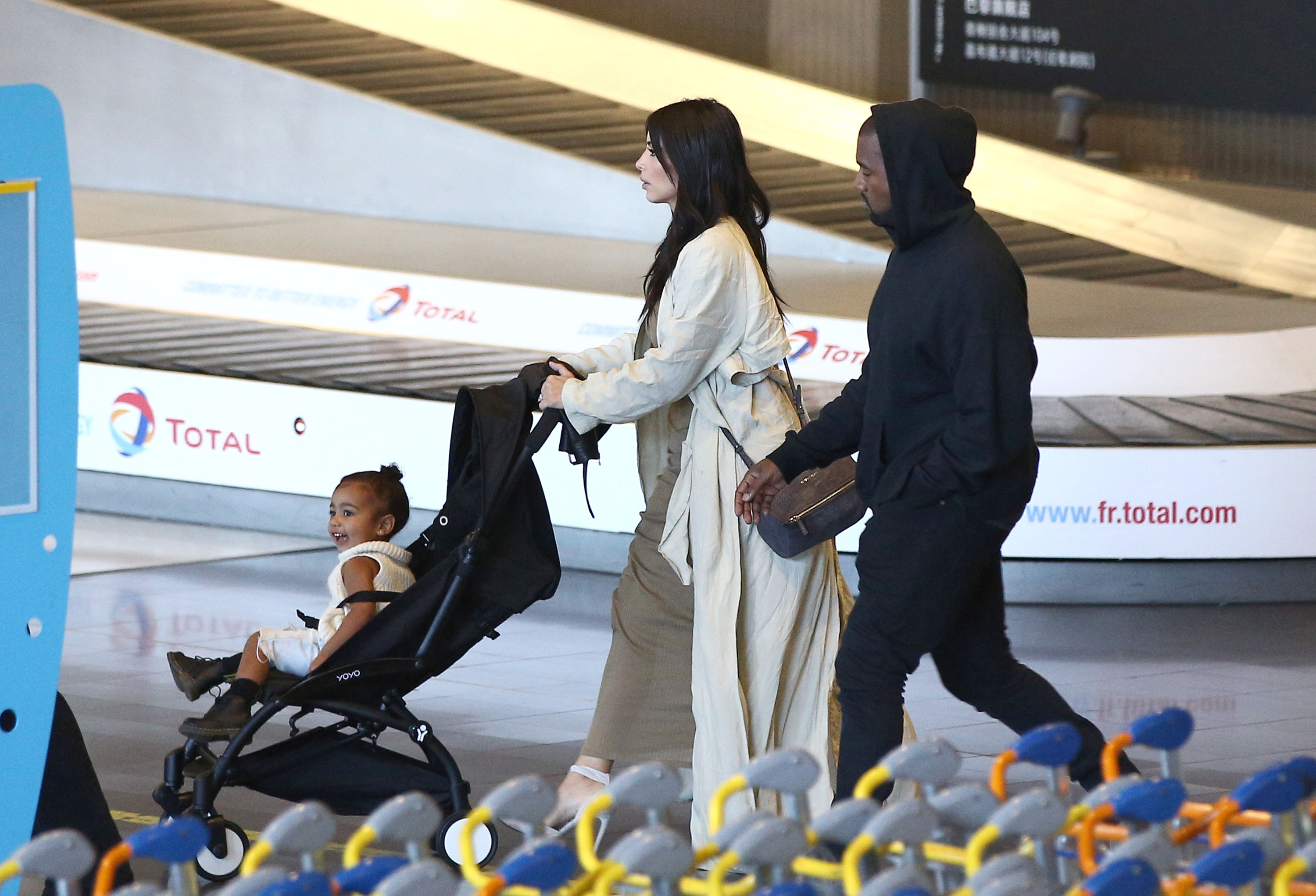 Access_Kardashian_04.jpg