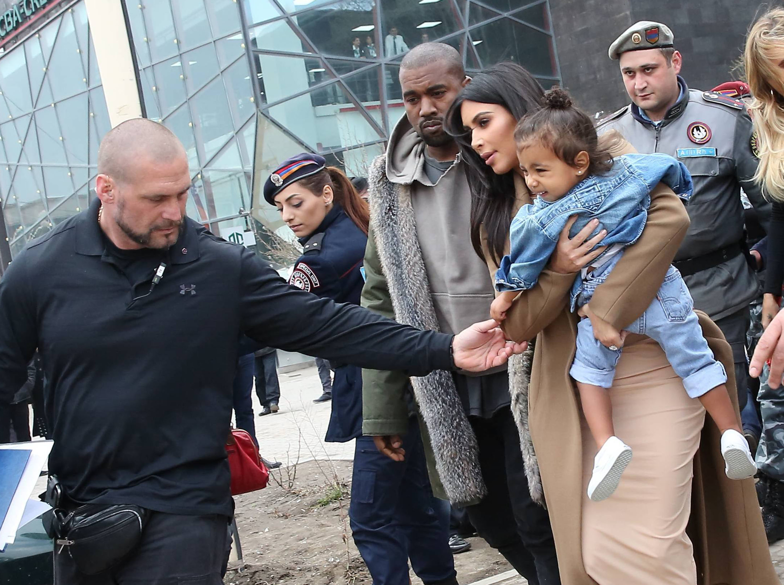 Access_Kardashian_07.jpg