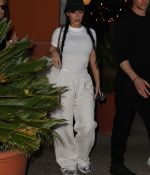 Access_Kardashian_02.jpg