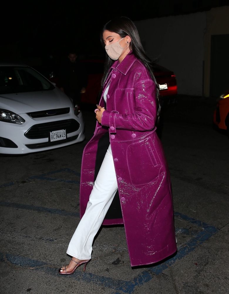 Access_Kardashian_002.jpg