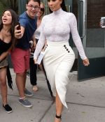 Access_Kardashian_07.jpeg
