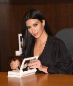Access_Kardashian_02.jpg