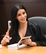 Access_Kardashian_05.jpg