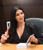 Access_Kardashian_07.jpg