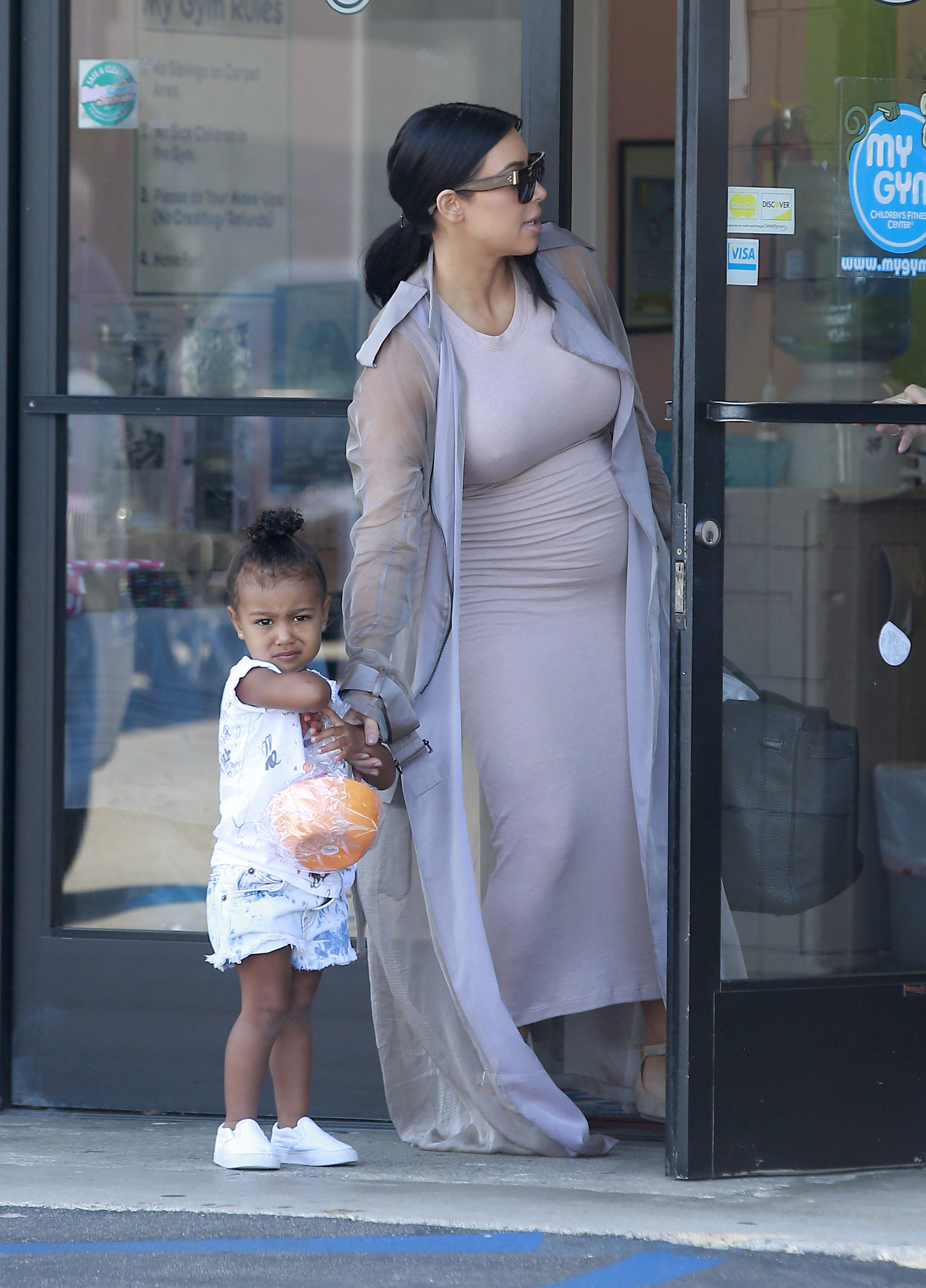 Access_Kardashian_02.jpg