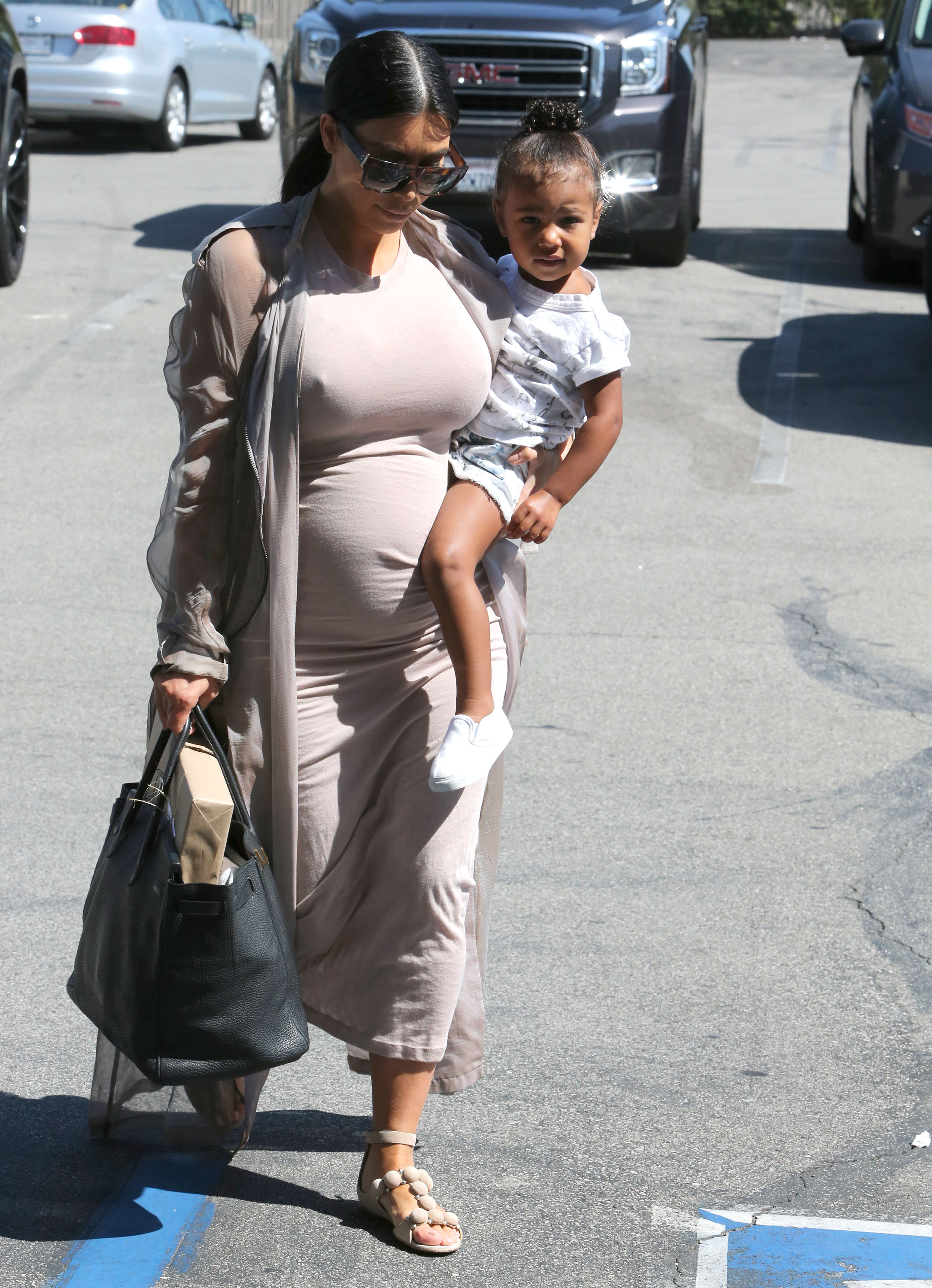 Access_Kardashian_04.jpg