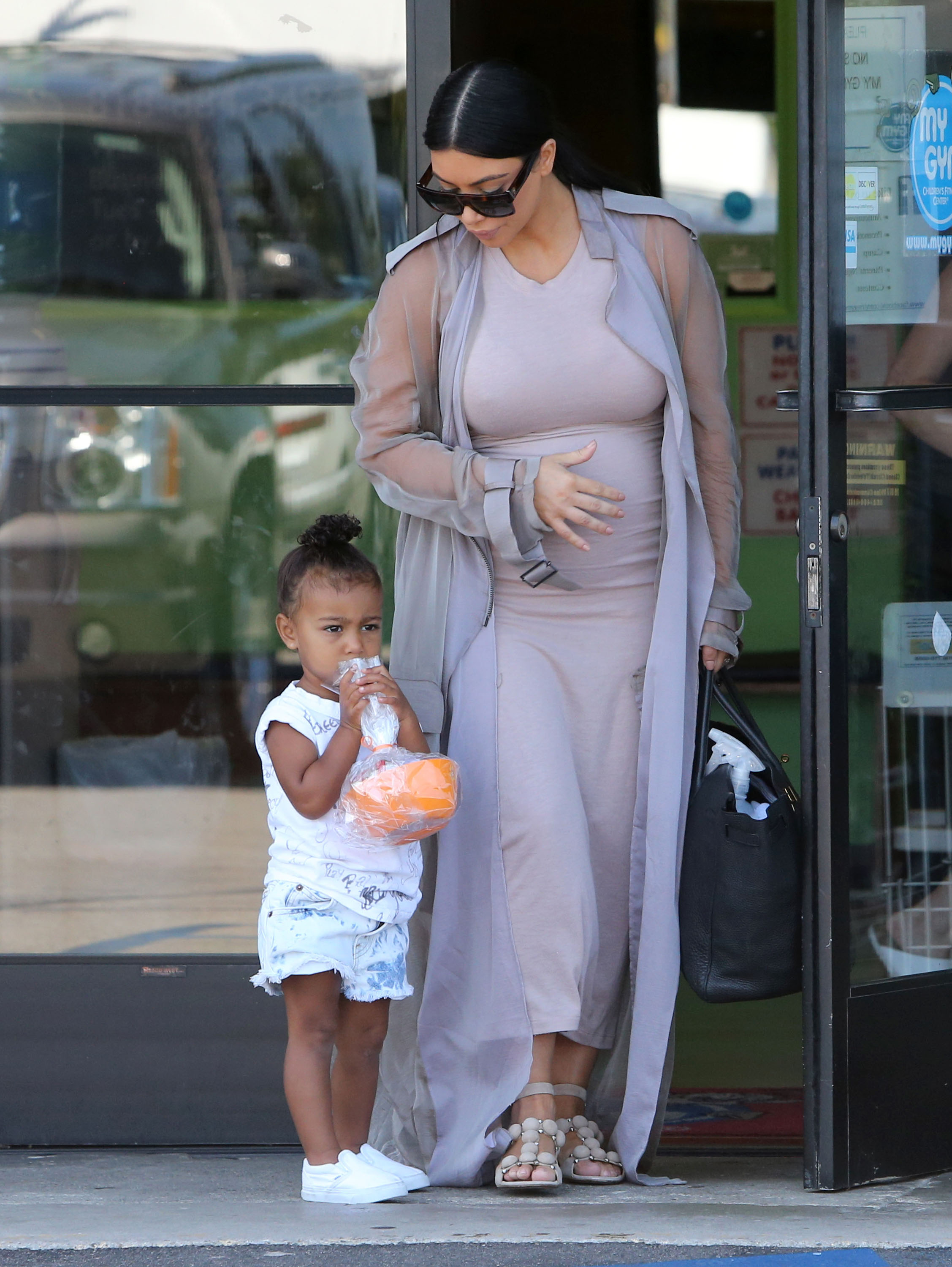 Access_Kardashian_09.jpg