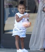 Access_Kardashian_03.jpg