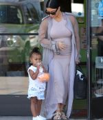 Access_Kardashian_09.jpg