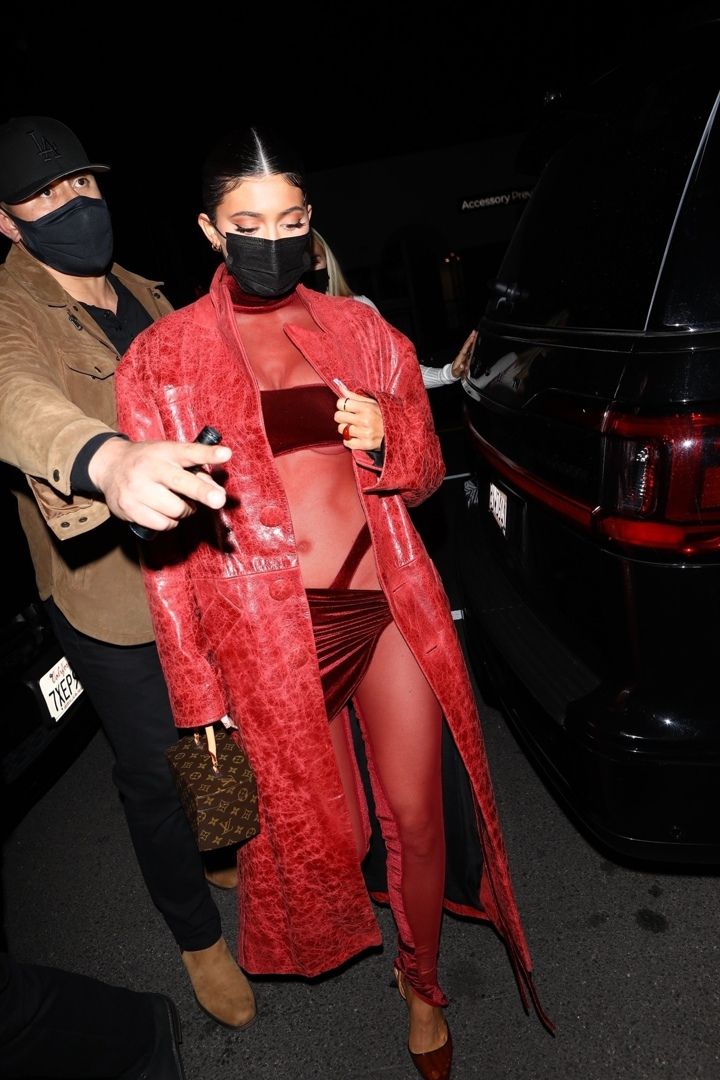 Access_Kardashian_001.jpg