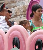 Access_Kardashian_07.jpeg