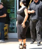 Access_Kardashian_05.jpg