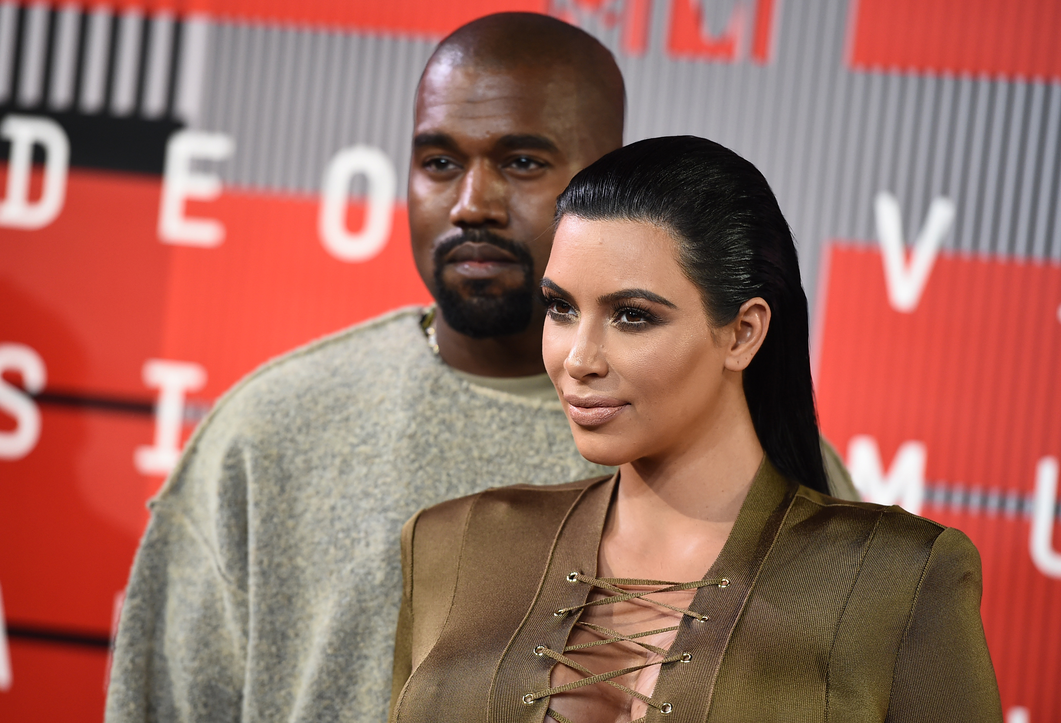 Access_Kardashian_03.jpg