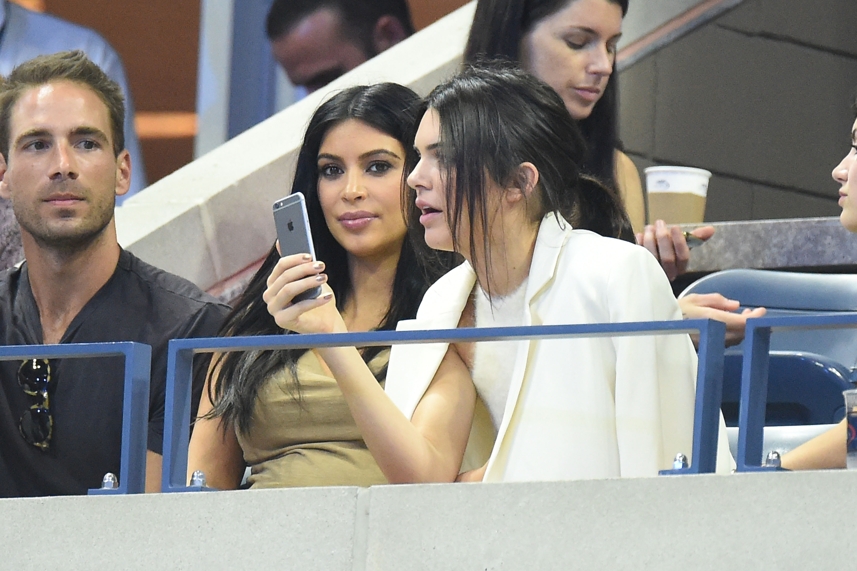 Access_Kardashian_02.jpg