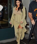 Access_Kardashian_02.jpeg