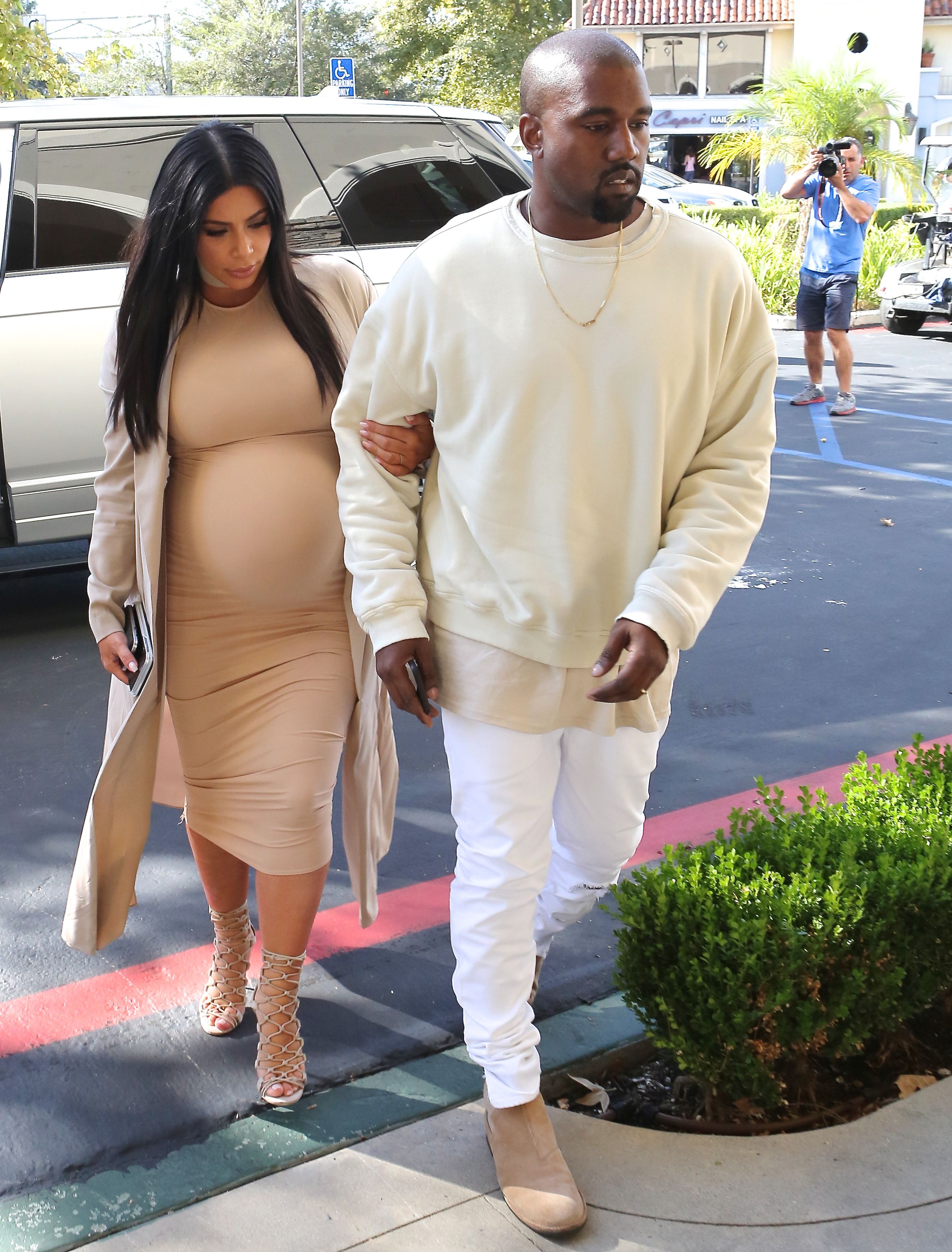 Access_Kardashian_01.jpg
