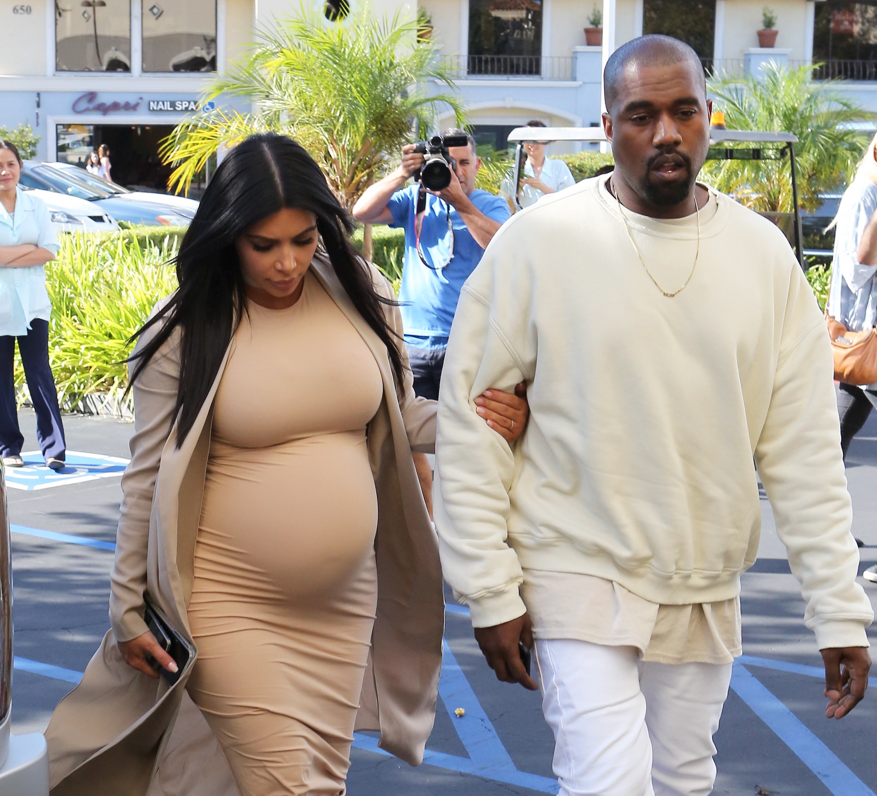 Access_Kardashian_04.jpg