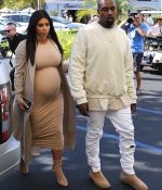 Access_Kardashian_05.jpg